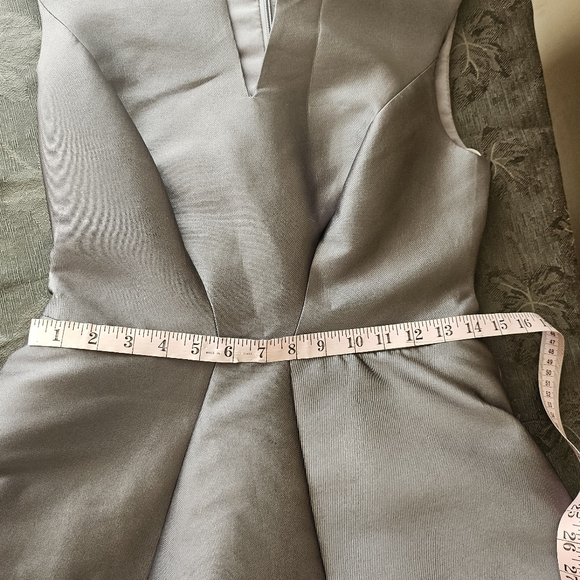 Used Like New Halston Heritage Size 4 Dress - Picture 8 of 13